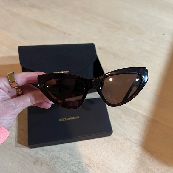 Authentic Dolce and Gabbana sunglasses - Picture 3 of 5